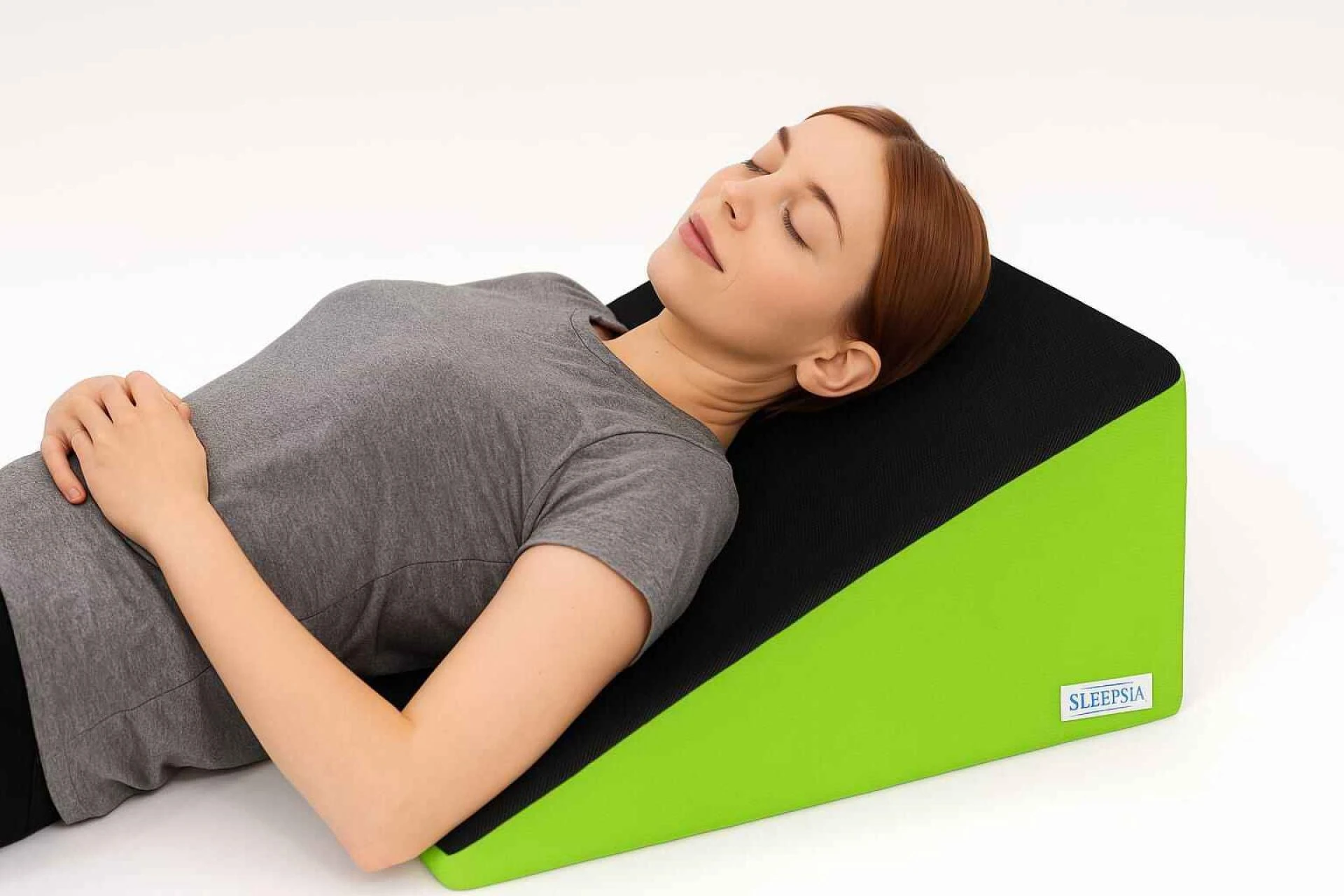 Wedge Pillow: How to Use It According to the Situation