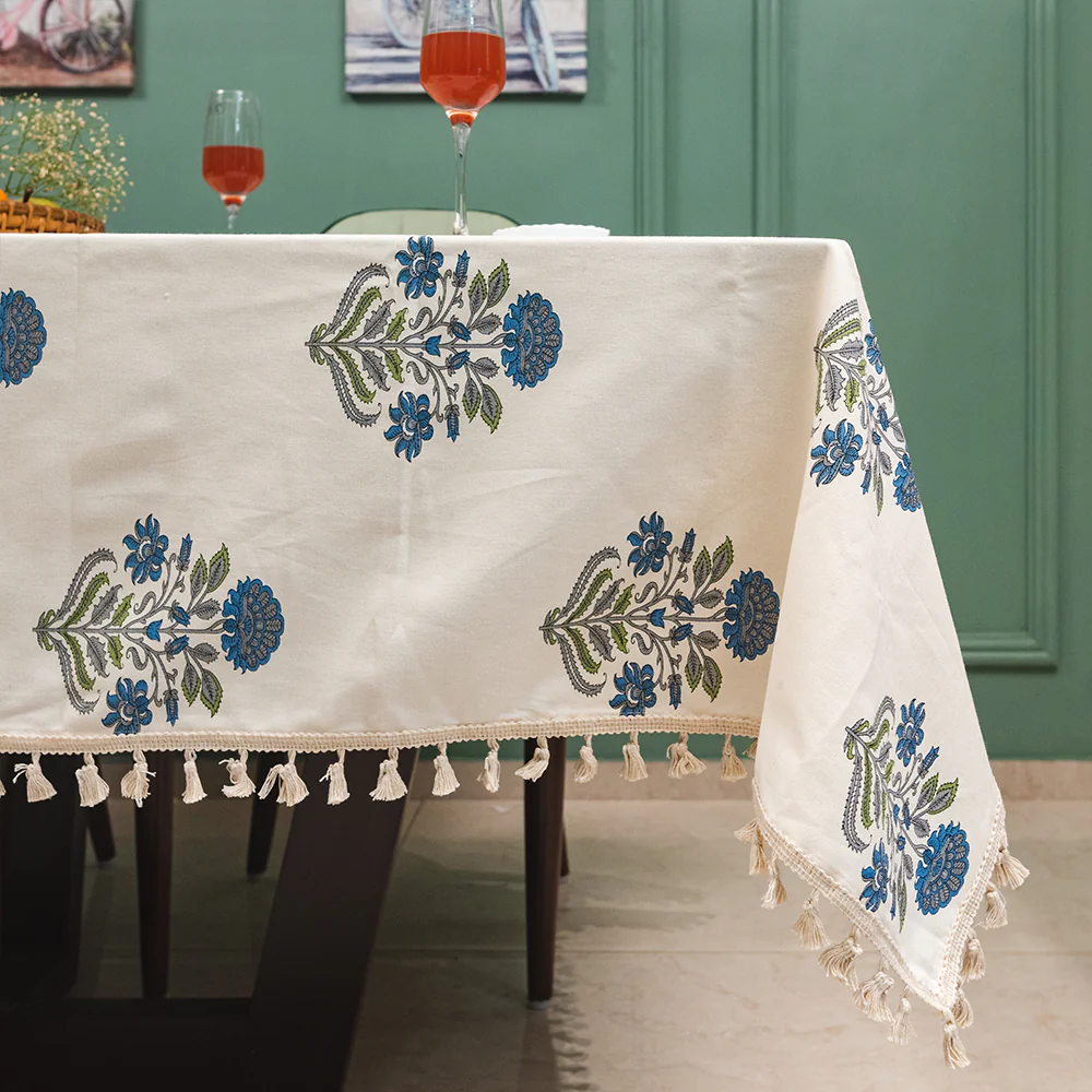 Creative Table Runners and Table Cloths for Every Occasion