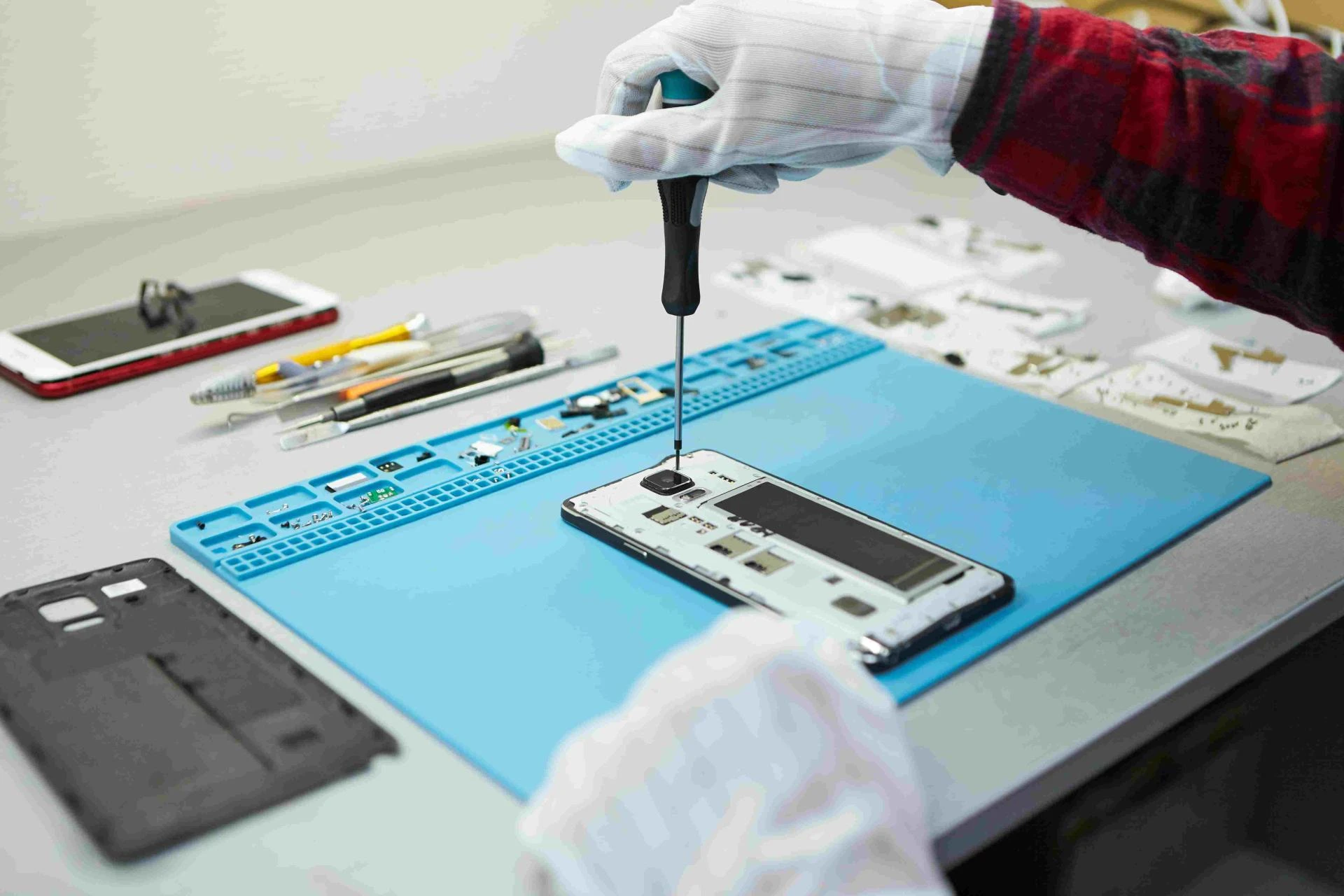 Everything You Need to Know About Samsung Galaxy S22 Screen Replacement