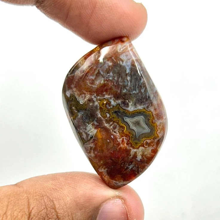 Agate Healing Properties for Protection and Stability