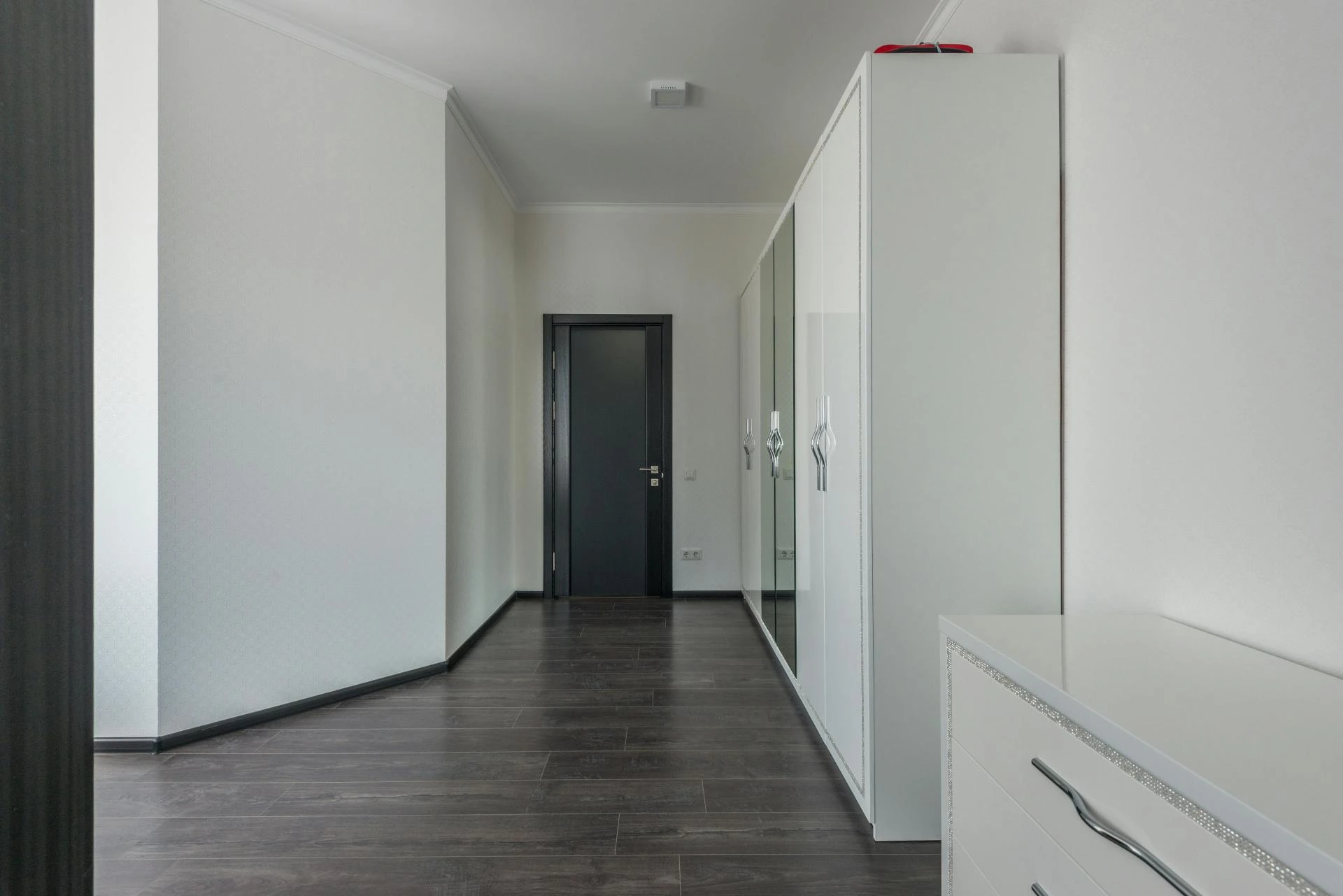 How to Mix Cabinet Door Styles Without Clashing