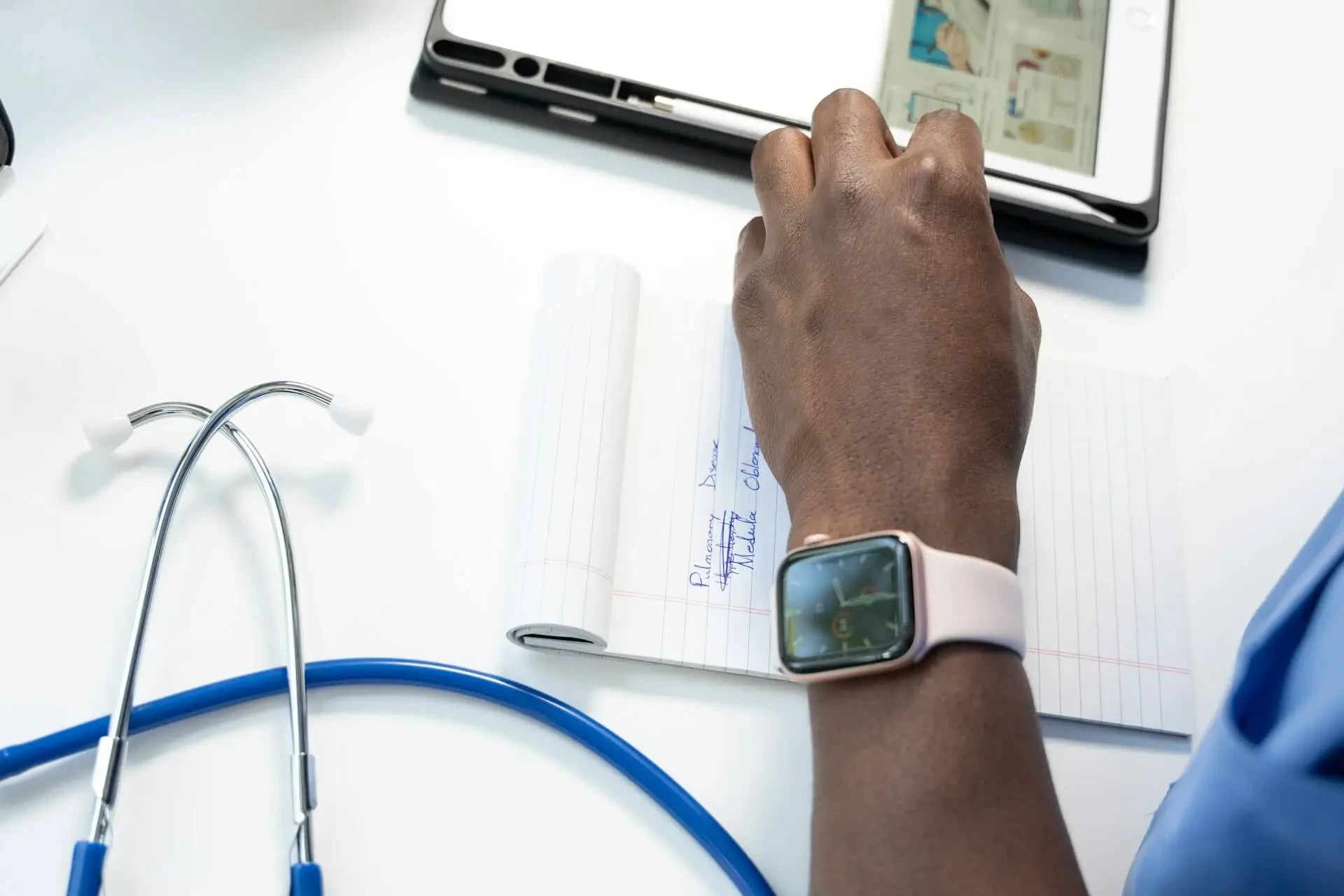 How to Use Interactive Content to Educate and Engage Healthcare Decision Makers in Complex Buying Cycles