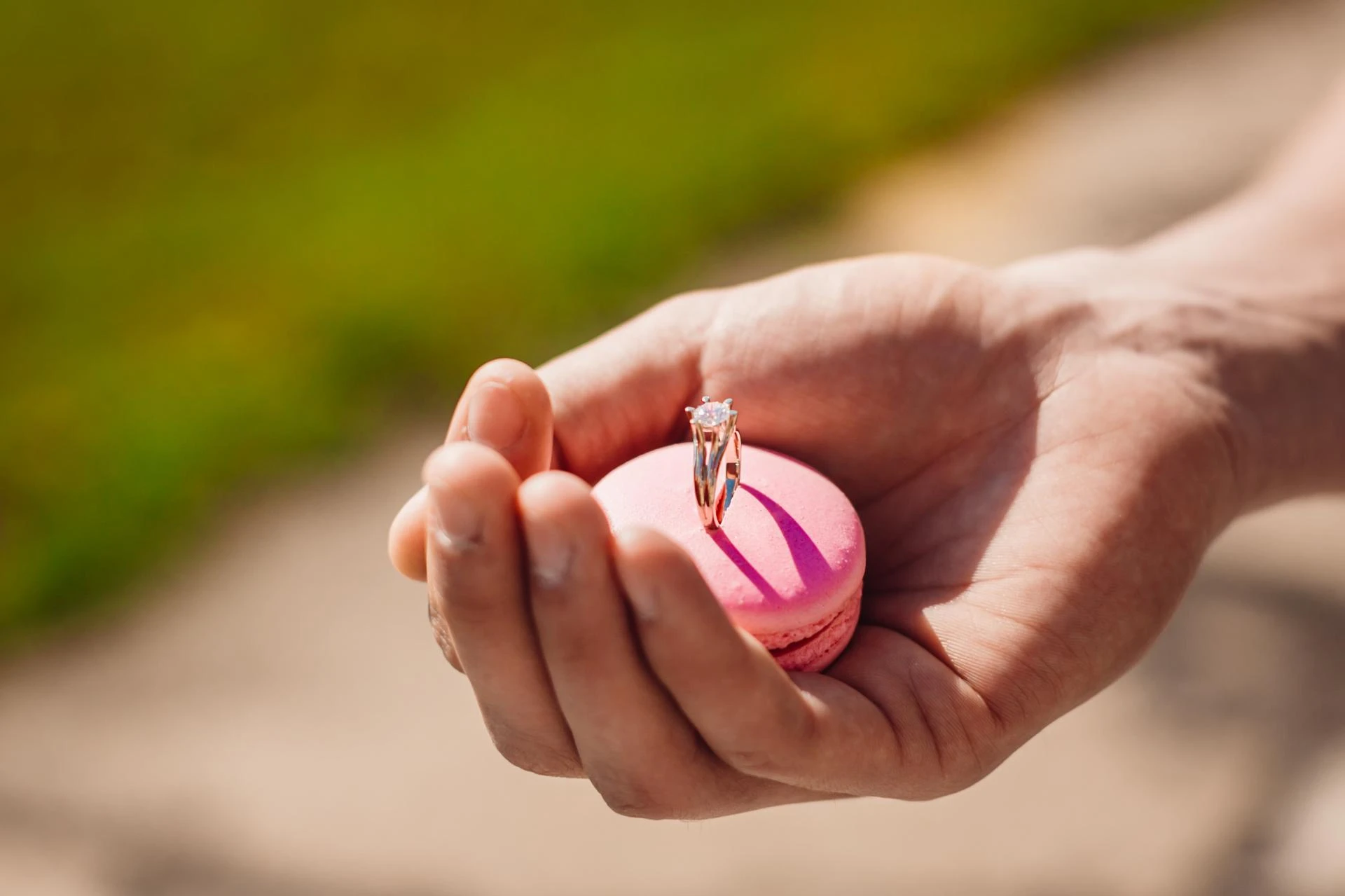 Why Rose Gold Solitaire Engagement Rings Never Go Out of Style?
