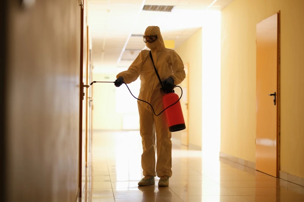 Why facility managers of warehouses should enlist hazmat cleaning services