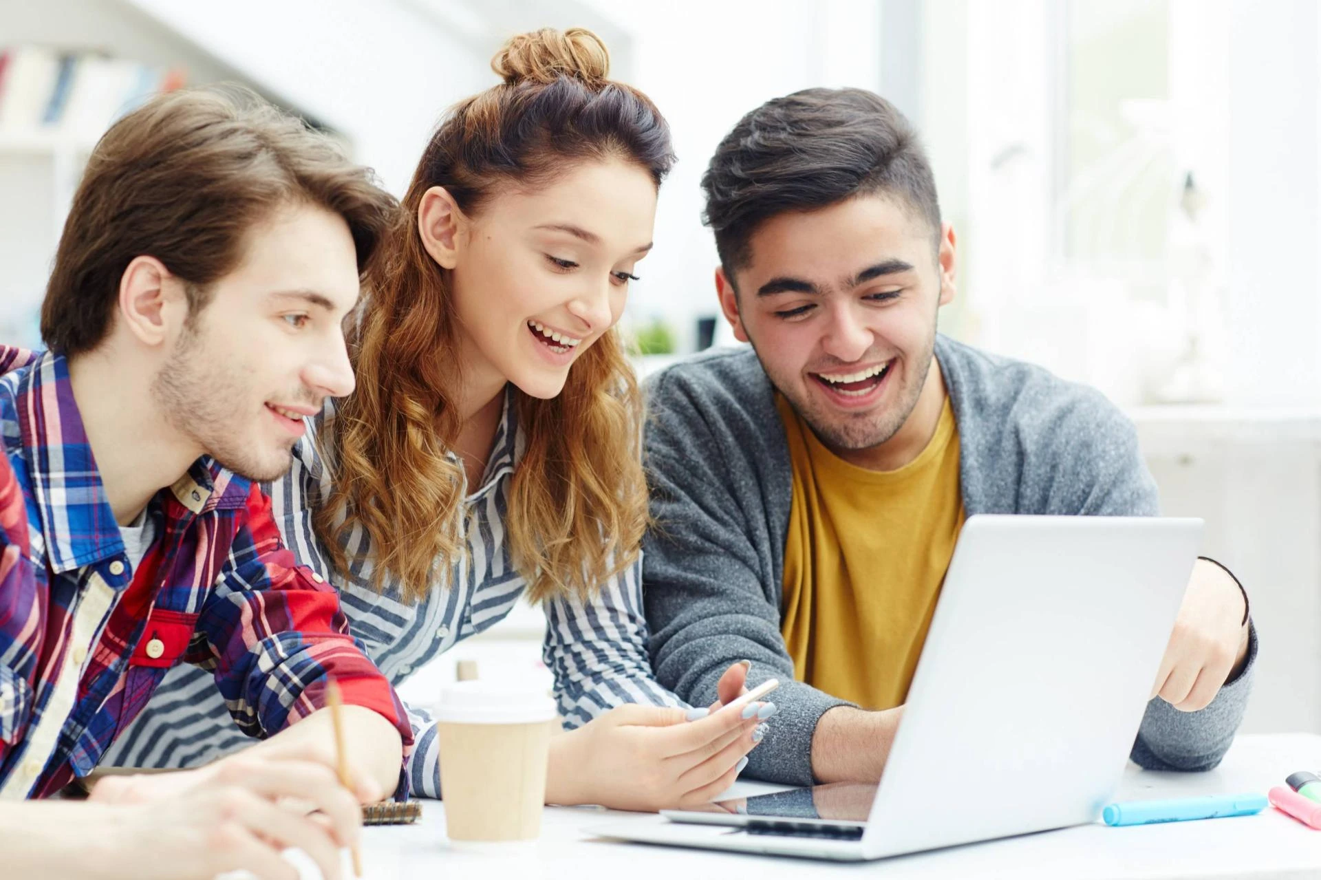 How Expert Study Abroad Consultants Help Students Build Global Careers