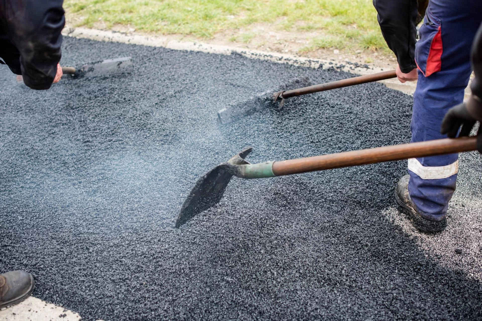 Understanding Bitumen Grade 80/100 for Road Construction Projects