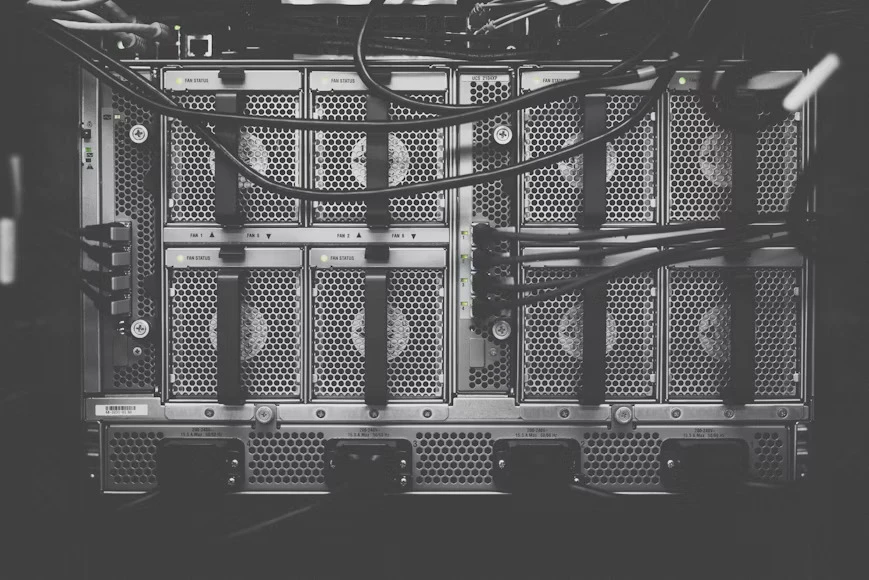 How to Choose a Reliable Online UPS Dealer in Delhi for Offices & Data Centers
