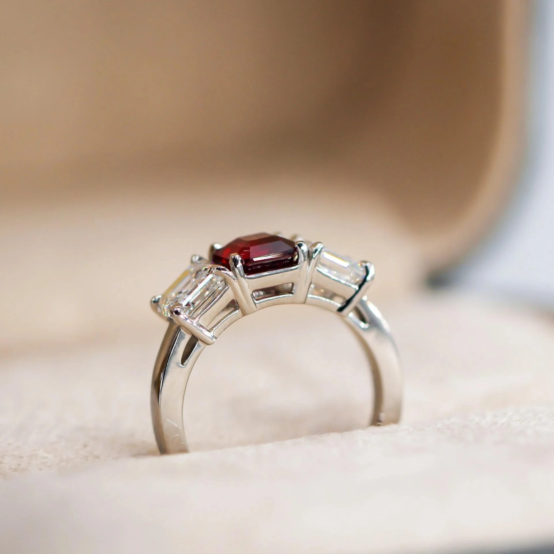 Sapphire Spiral Design Diamond Ring