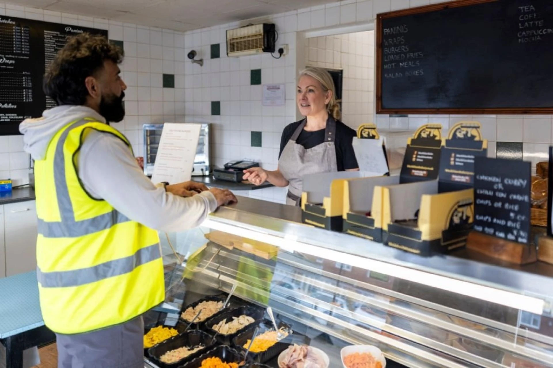 How to Choose the Best Indian Takeaway in North Adelaide — Authentic Flavours, Hygiene and Delivery Tips
